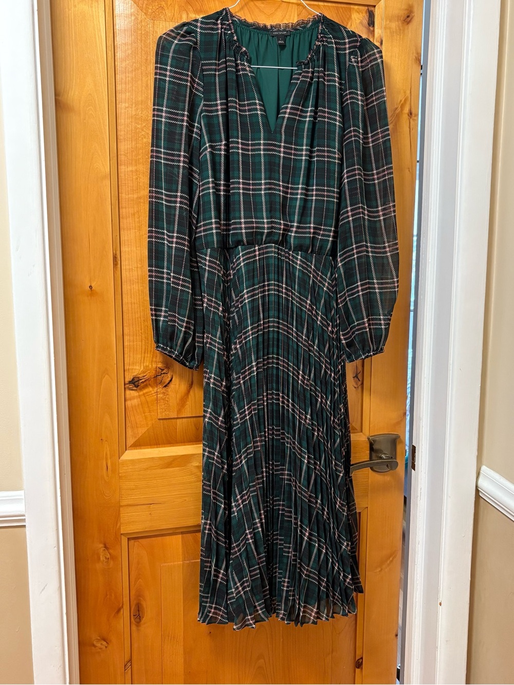 Ann Taylor Dark Green Plaid Long Sleeve Midi Dress